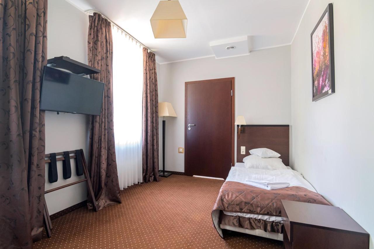 Hotel Pod Filarami Czeladz Exterior photo